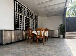 Flora Road (D17), Terrace #556216561